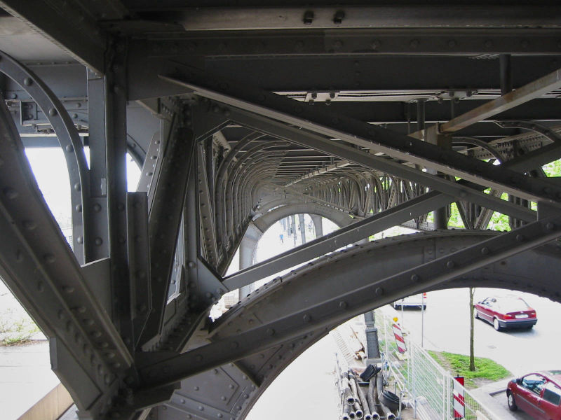 Hochbahnbrücke am Baumwall