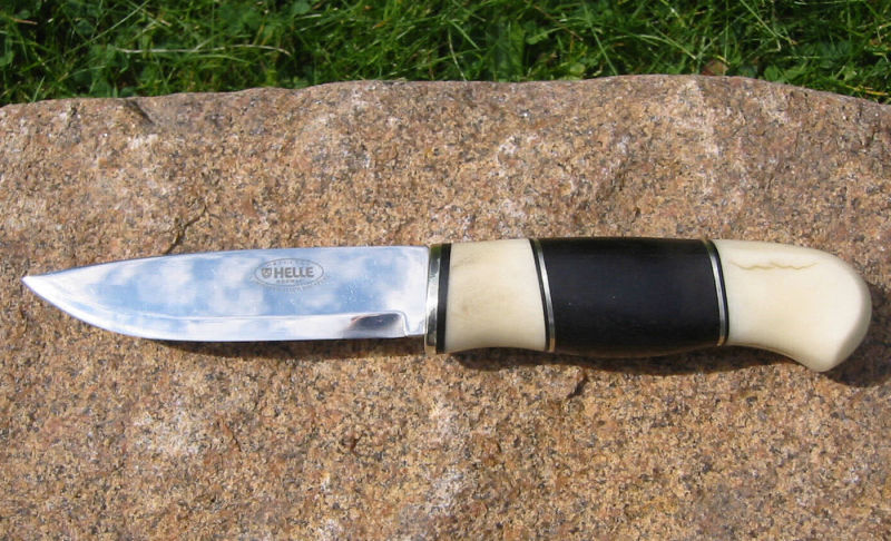 Klinge: Helle; Griff: Ebenholz, Taguanuss