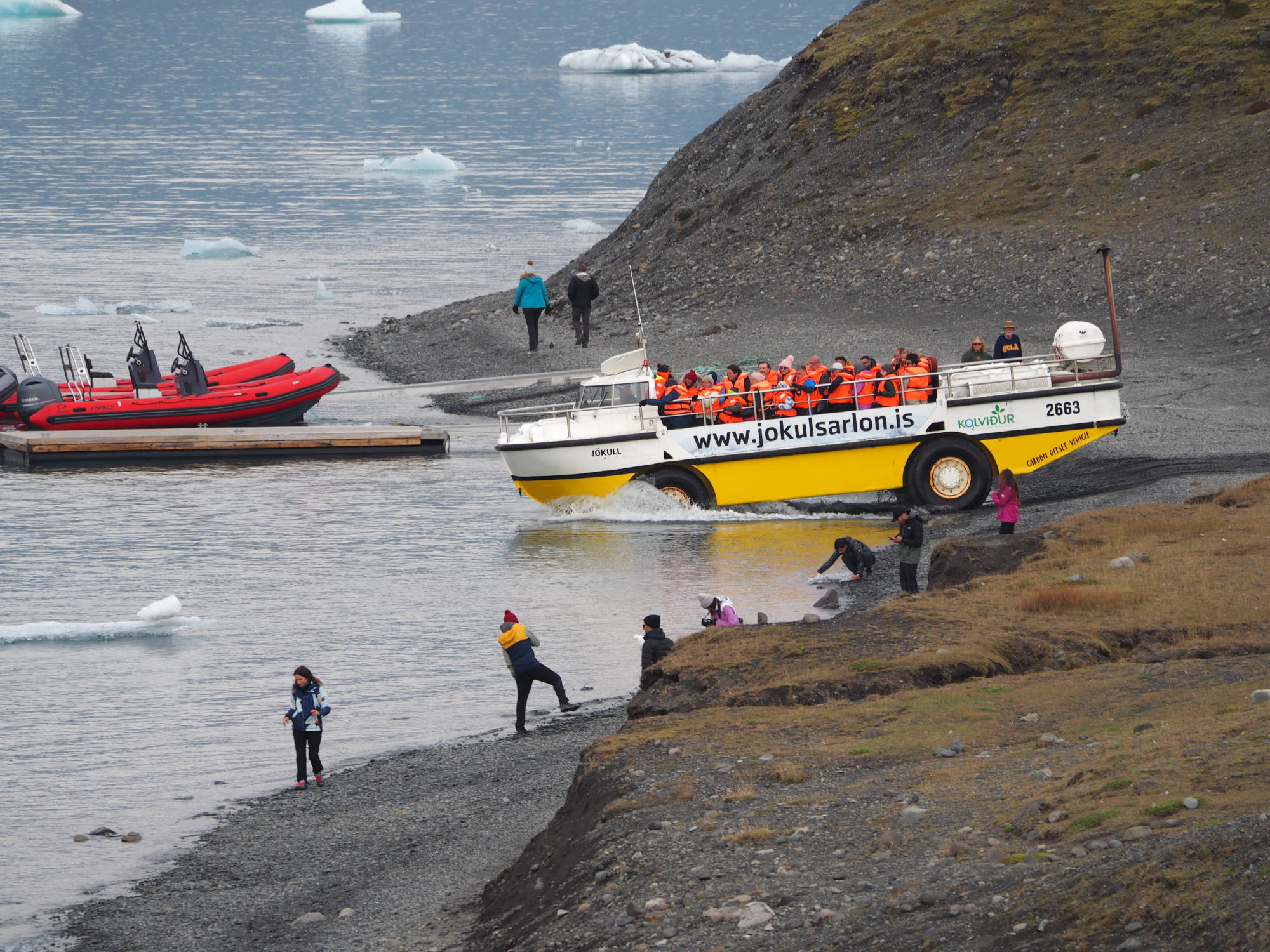 Amphibienfahrzeug für Rundfahrten auf der Gletscherlagune Jökulsárlón