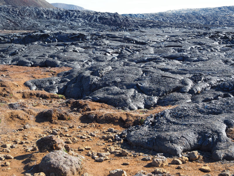 Lava vom Ausbruch des Vulkans Fagradalsfjall ein Jahr zuvor