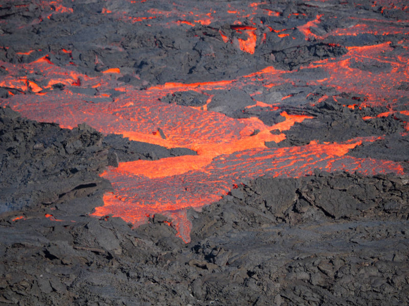 Fließende Lava vom Fagradalsfjall