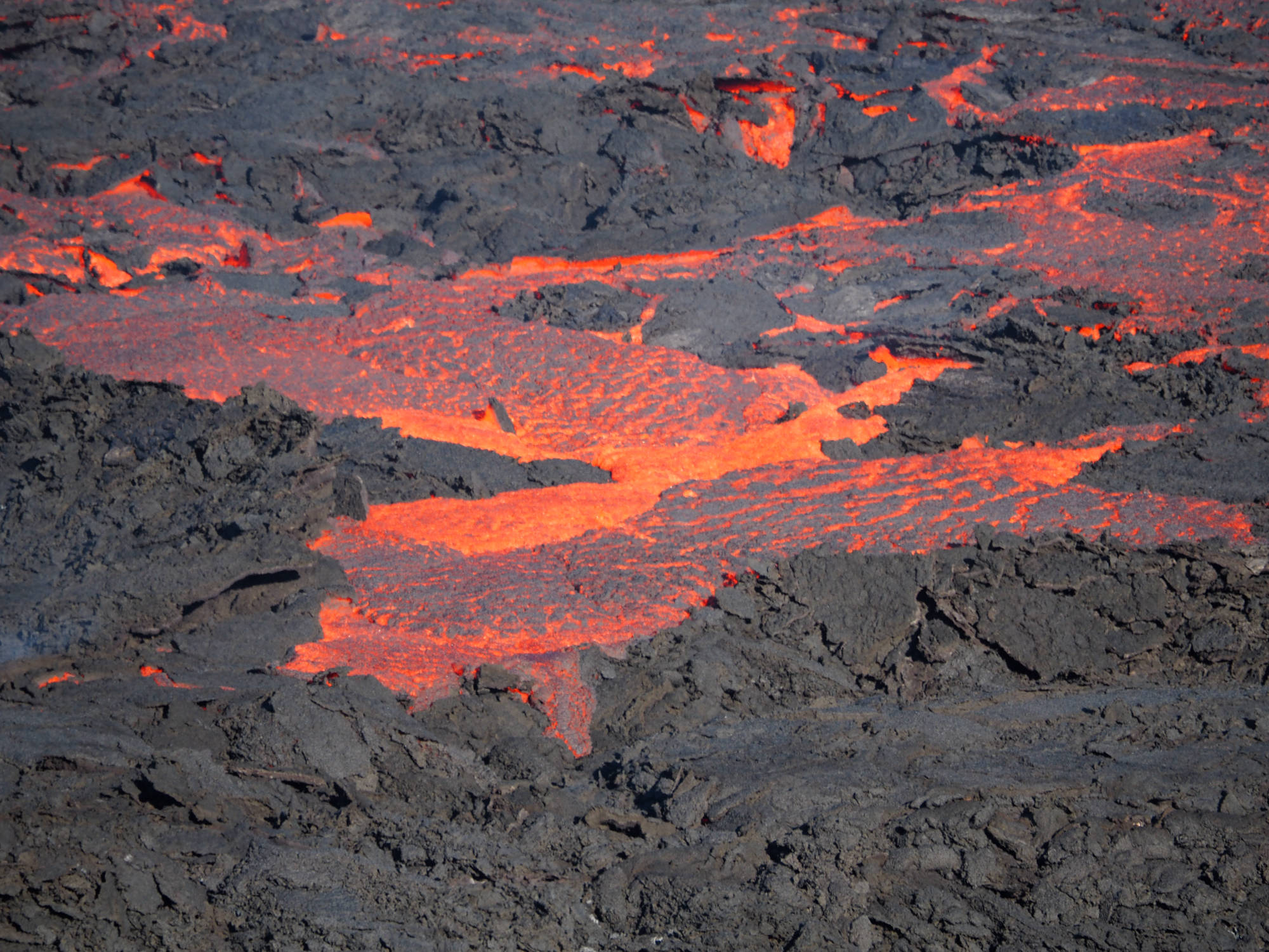 Fließende Lava vom Fagradalsfjall